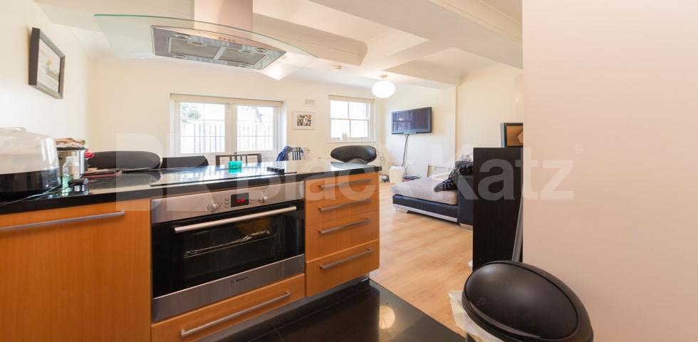 			2 Bedroom, 1 bath, 1 reception Flat			 Beatrice Road, FINSBURY PARK-STROUD GREEN